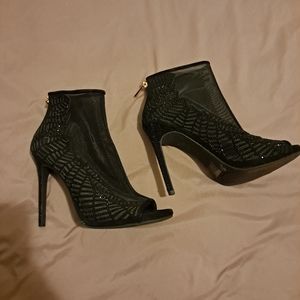 Jessica Simpson black open toe ankle boots 7.5M